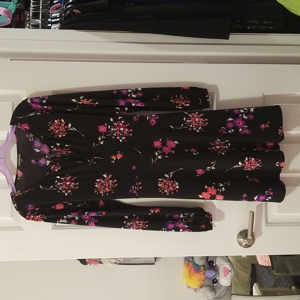 💗EUC~Beautiful Express Flowy, Flowery Dress